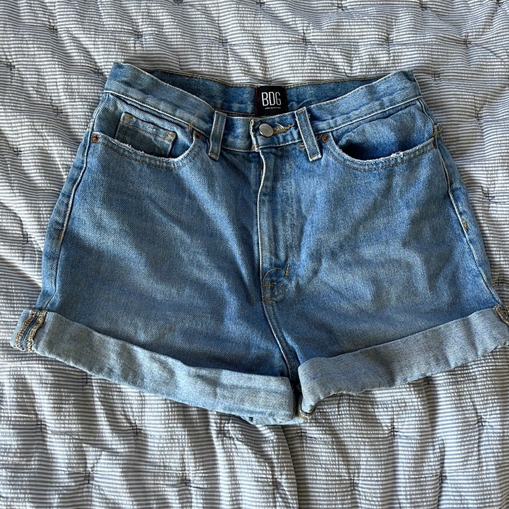 Madelyn Cline shorts